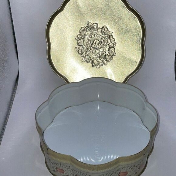 AVON Valentine’s Day Tin Powder Box Trinket Vintage 1981 Floral Lace Decor - Picture 8 of 8